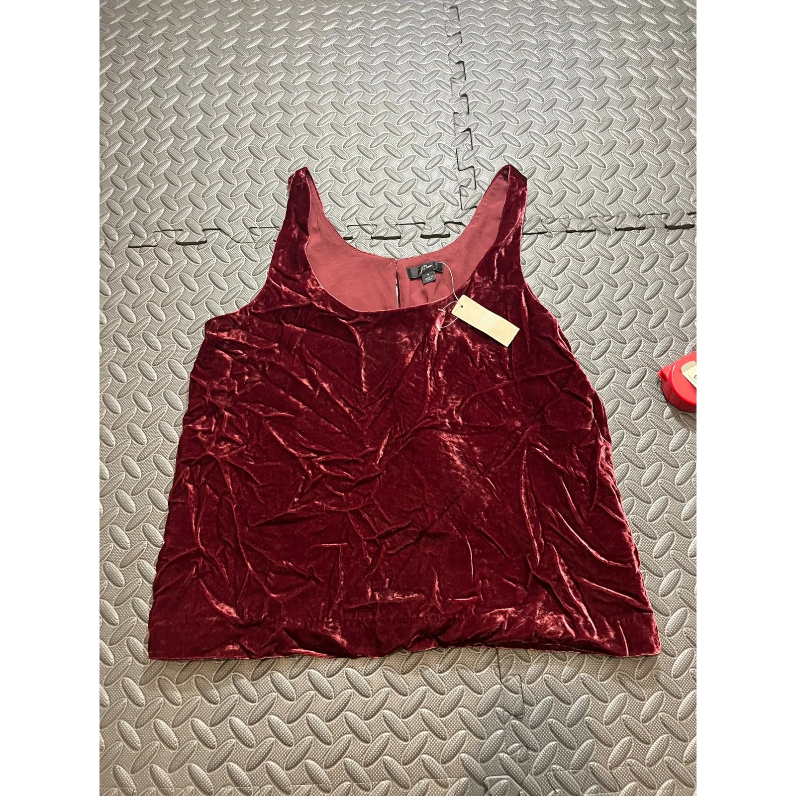 J. Crew Size 4 Deep Red Velvet Tank Sleeveless Top Tank Keyhole Button J4925 - Image 2