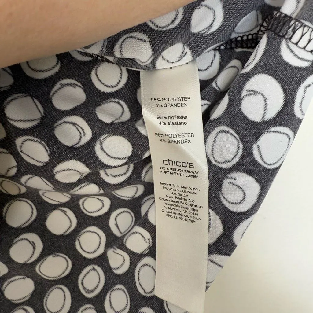 Chico’s Women’s 0 black White Patterned Top Blouse Short Sleeve - Image 3
