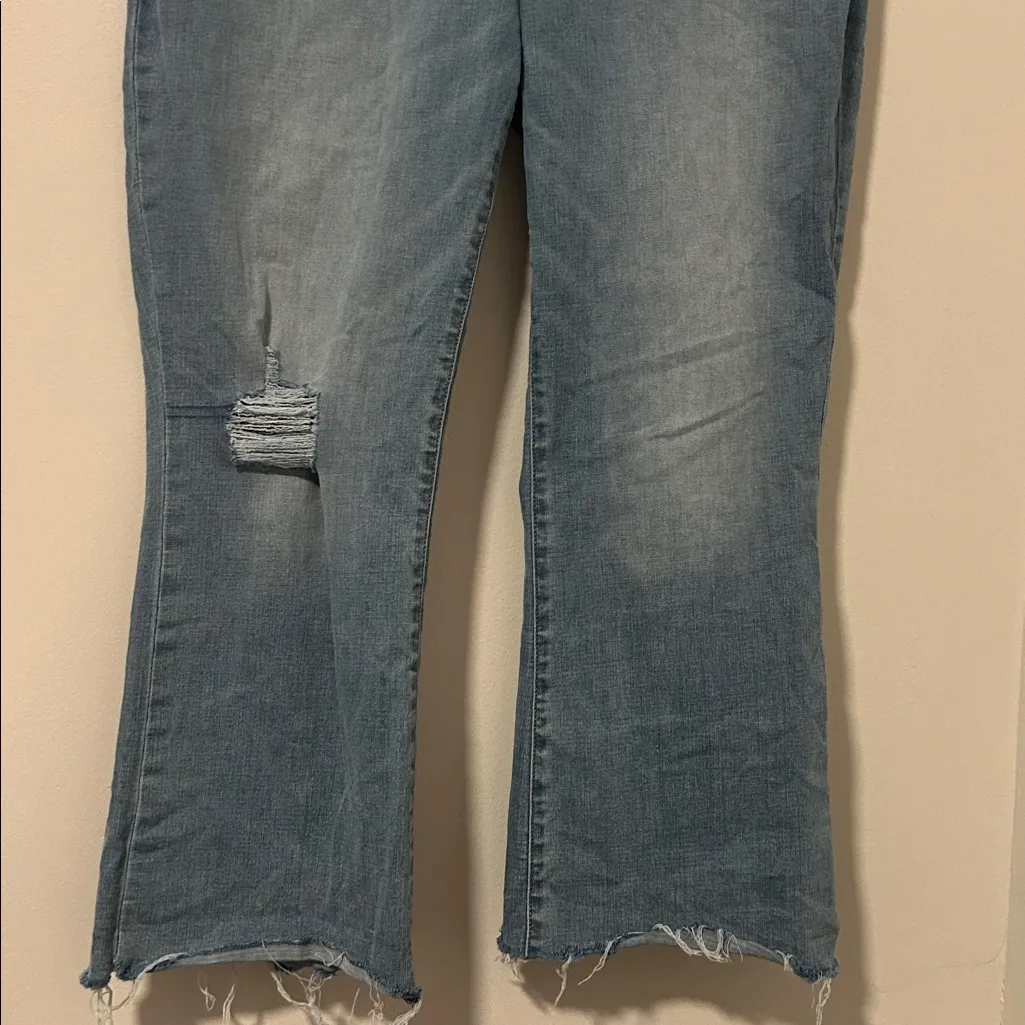 Kut from the Kloth Kelsey Fab Ab Ankle Flare Jeans Size 16 - Image 2