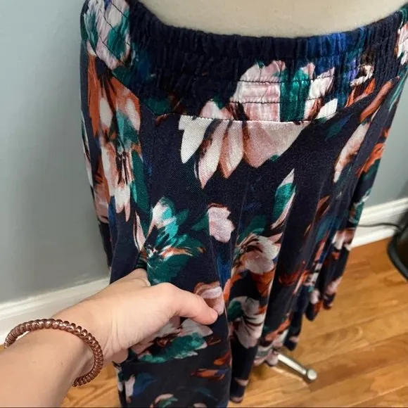 NWT Simply Vera Vera Wang FLORAL HAZE Short Sleeve Shirt & Flowy Skirt Set Small - Image 4