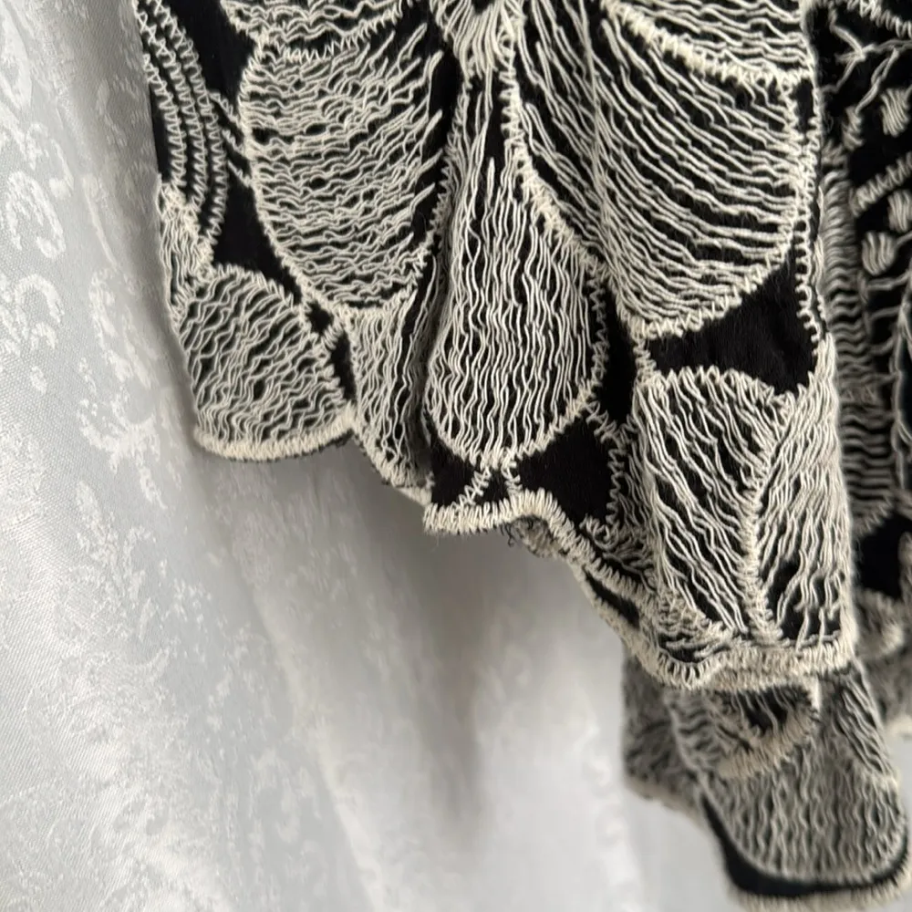 Solitaire  EMBROIDERED TOP SZ: L/XL - Image 6