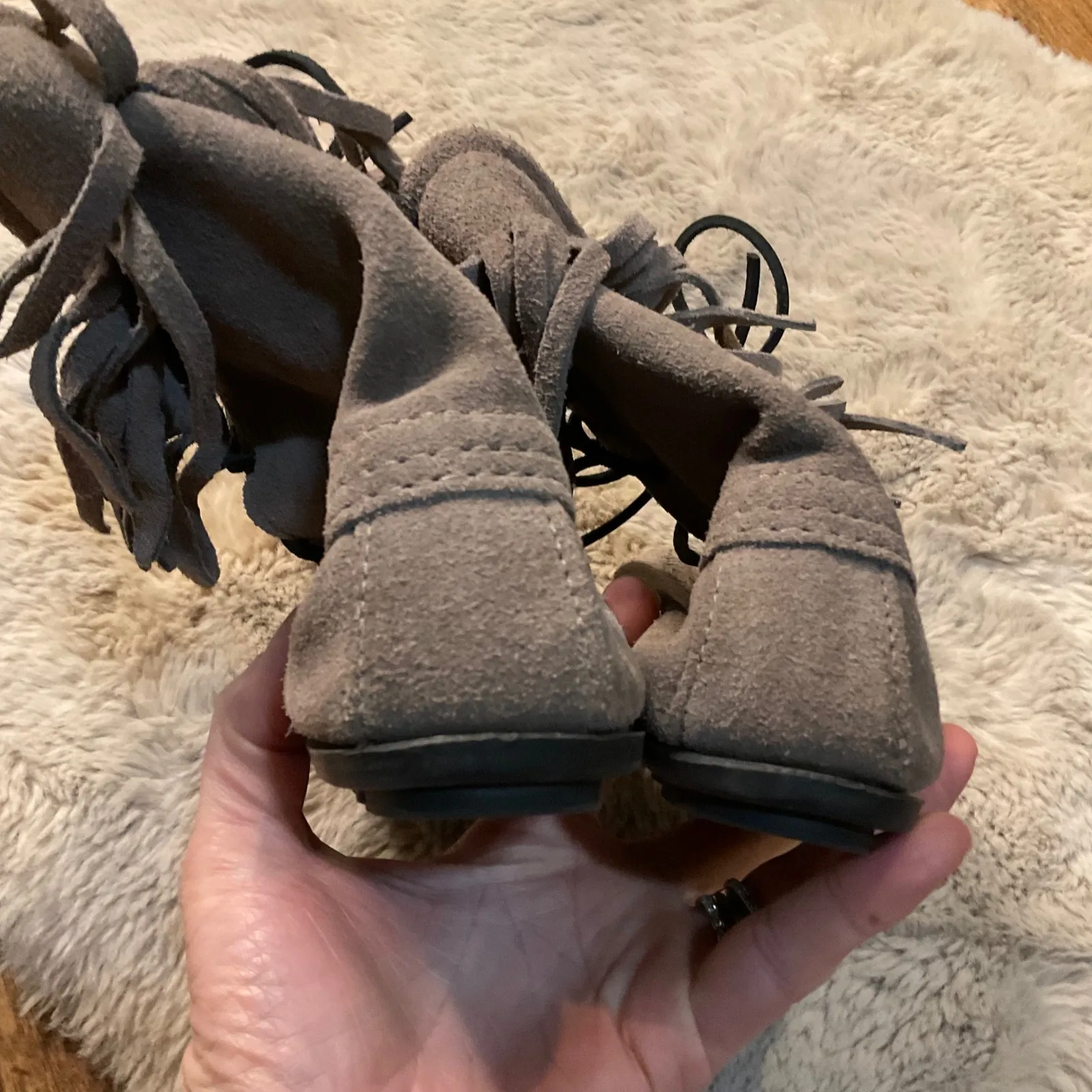 Minnetonka Tramper Ankle Lace Up Leather Moccasins Gray Size 7 Boot Fringe Comfy - Image 3