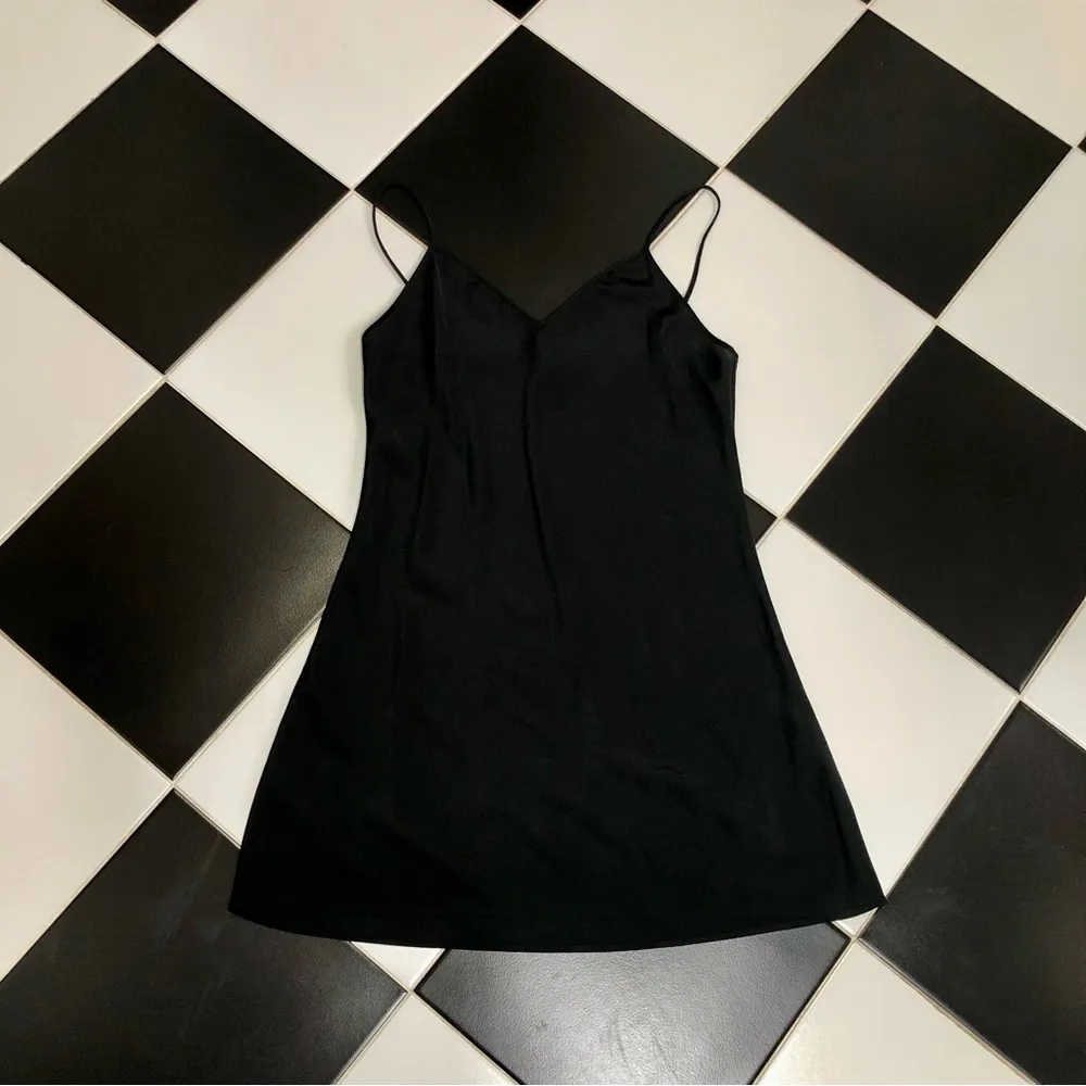 Silk Birdy Print Cold-Shoulder Dress Black Semi-Sheer Pattern AOP L - Image 12