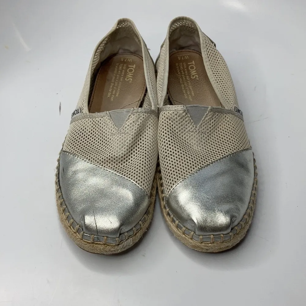 Toms‎ mesh and silver espadrille flats size 7.5 - Image 3