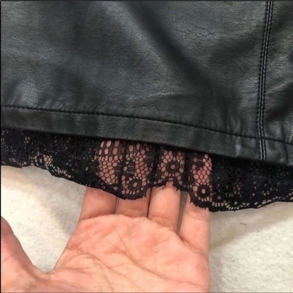 Dorothy Perkins Faux Leather Skirt Size 4 - Image 4