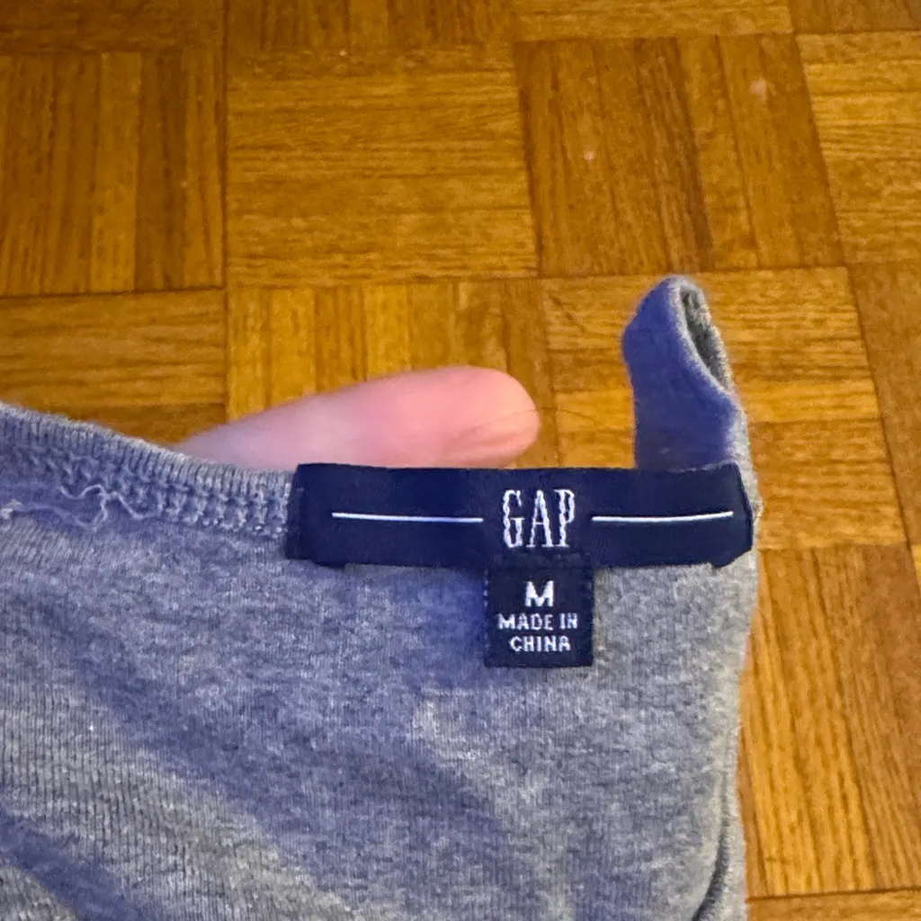 Gap gray cotton muscle tee - Image 3