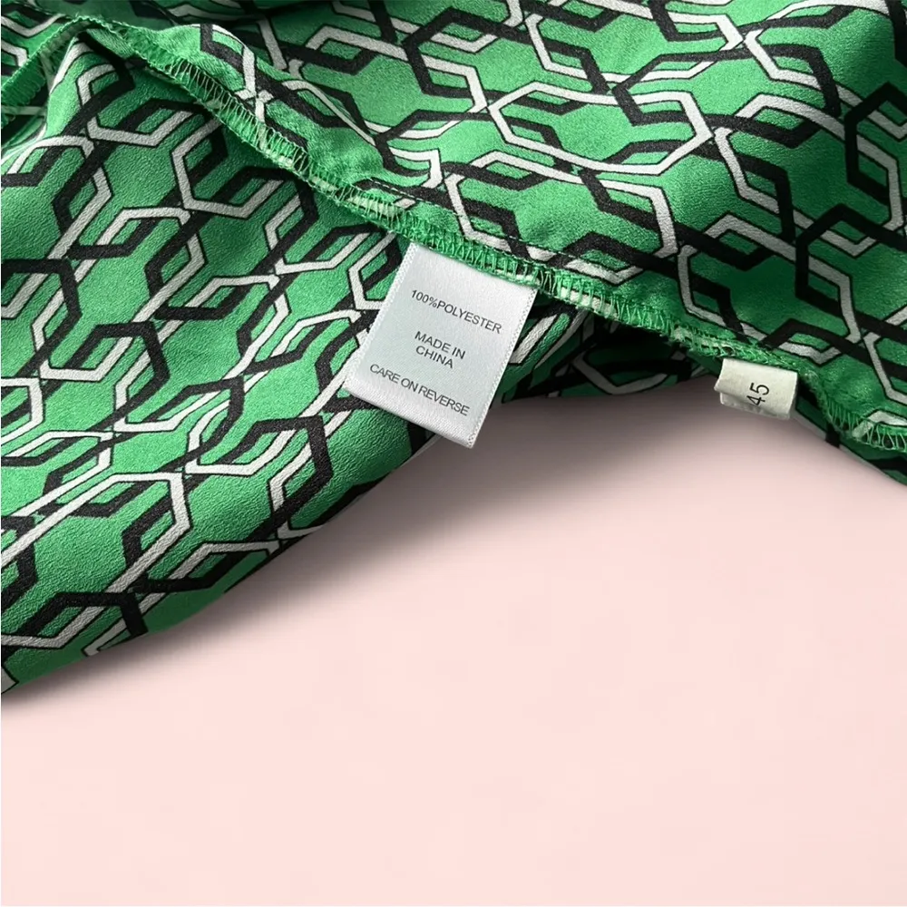 New York & Company Green Cap Sleeve Blouse Size XL - Image 3