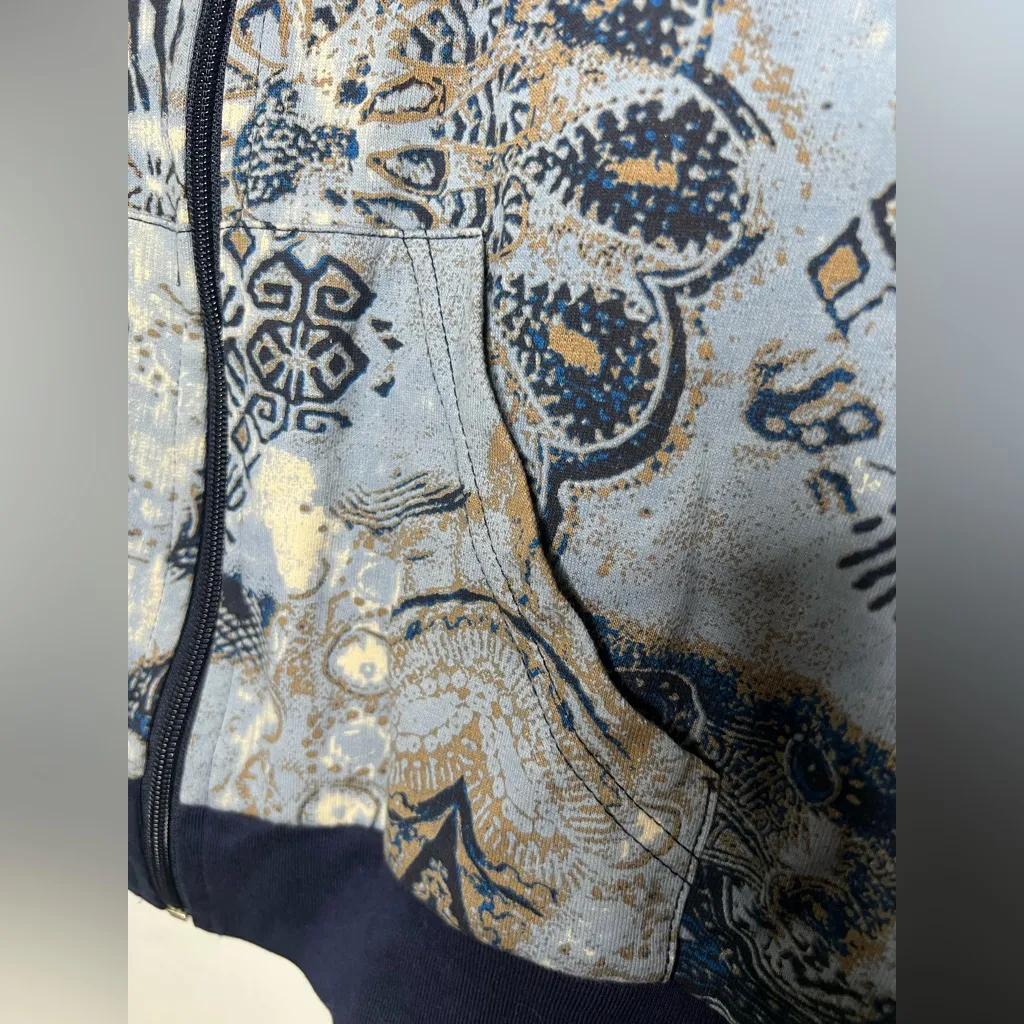 Onque Casuals Blue and White Patterned Jacket size small - Image 4