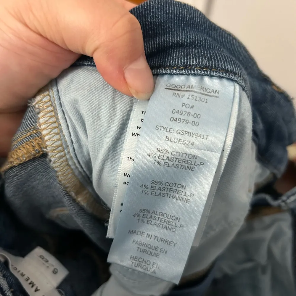 GOOD AMERICAN GOOD STRAIGHT JEANS - Image 5