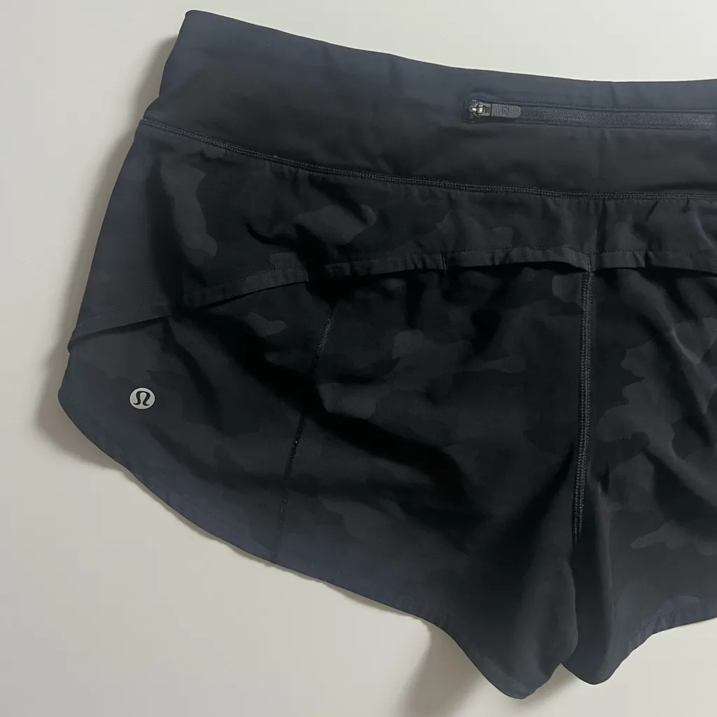 Lululemon Speed Up Shorts 2.5”, Heritage Camo, Size 12 - Image 4