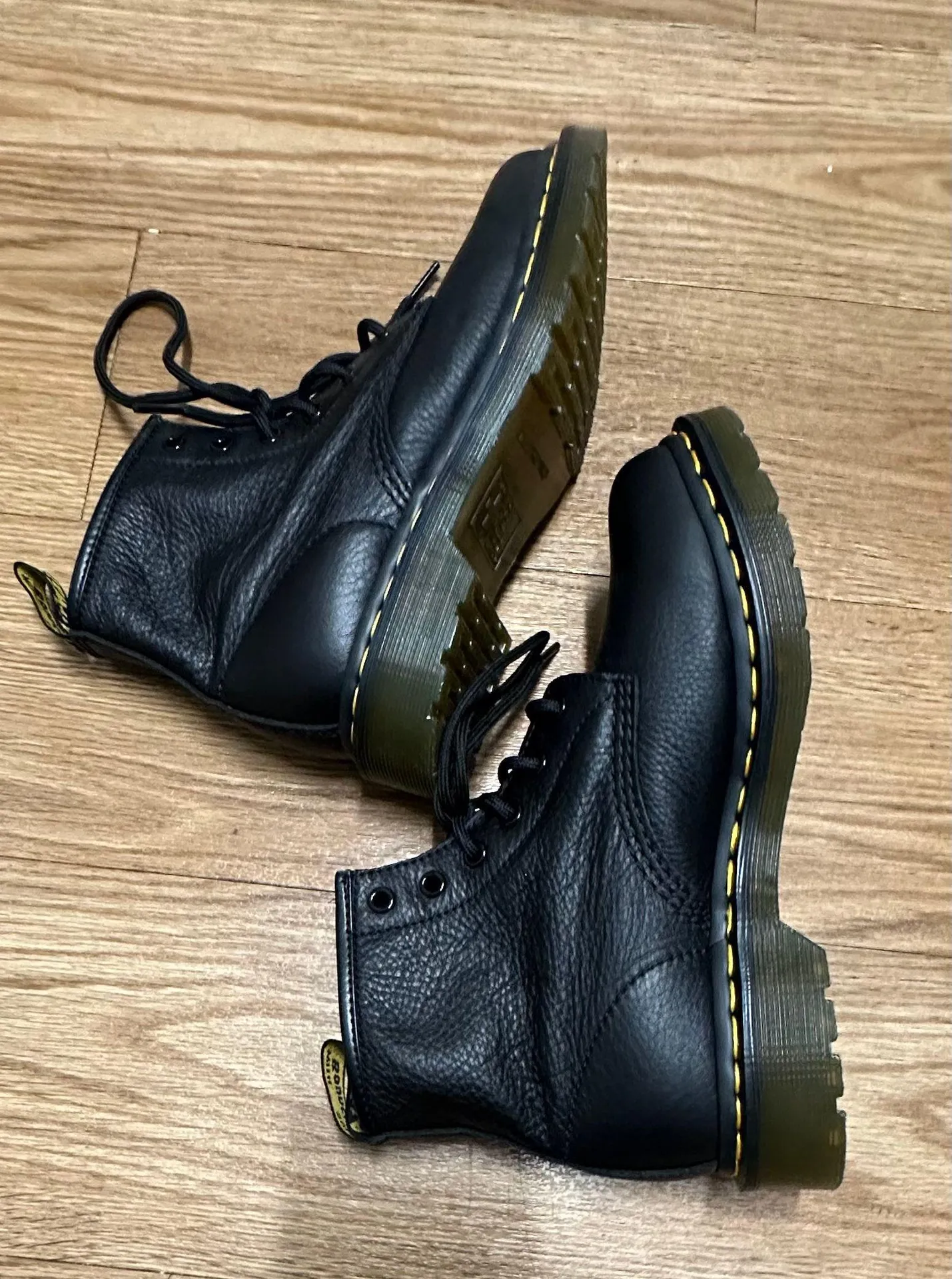 Dr Martens air wait leather ankle boots  - Image 5