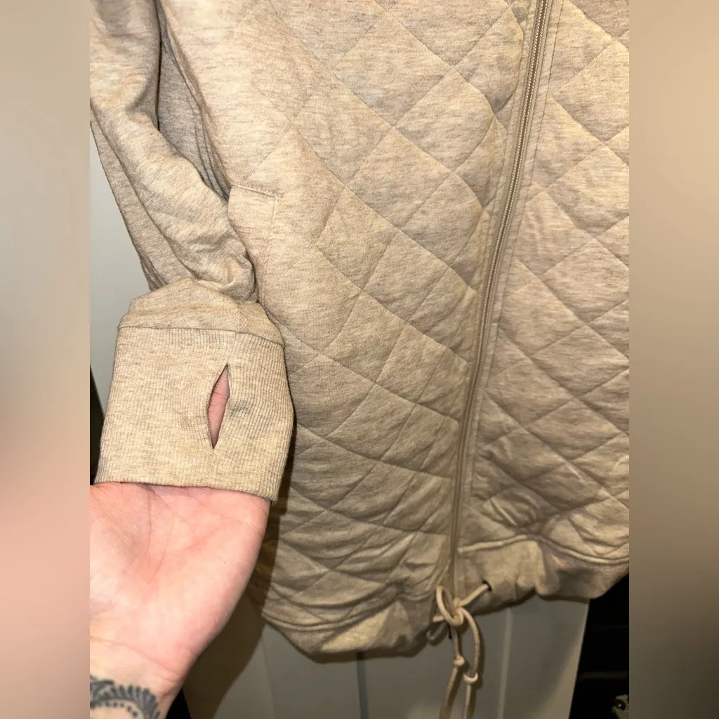 UGG Kayla Quilted Hoodie Oatmeal Heather Color $148 MSRP - Image 8