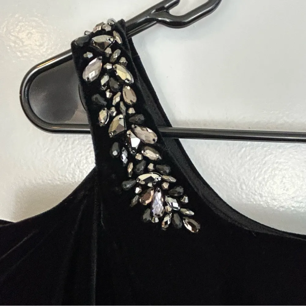 Alex Evenings Black Velvet Cold Shoulder Beaded Jewel Sheath Dress Size 6 - Image 6