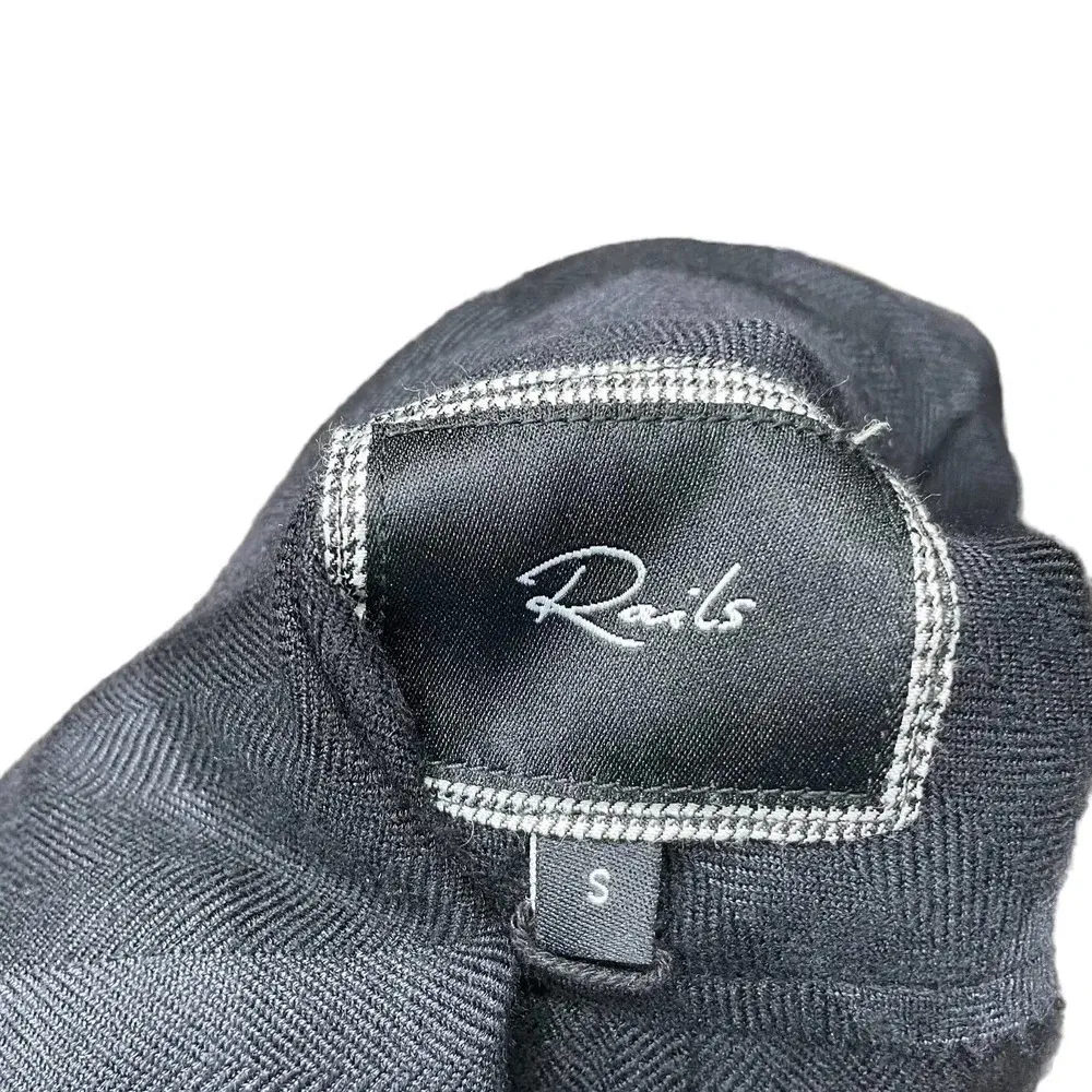 Rails Hunter‎ Flannel Button Down Shirt Gray Black Check Plaid Size Small - Image 9