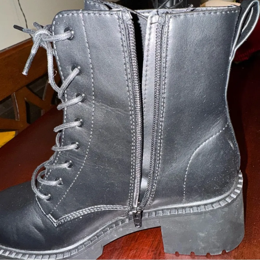 Madden Girl Boots Chunky Heels Women’s Size 10M Black - Image 7