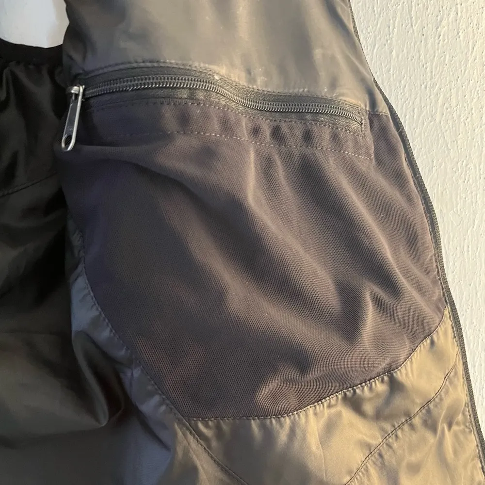 Patagonia Vest Black Women's Down Sweater Vest Sz S EUC w/ AOL Logo SOLD OUT! - Image 10