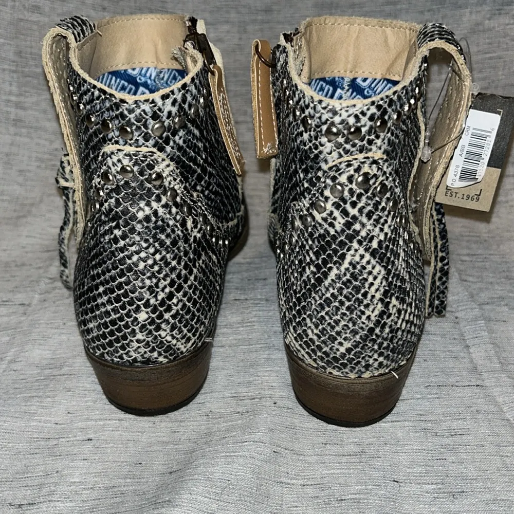 Dingo Clementine Leather Ankle Boots - Image 3