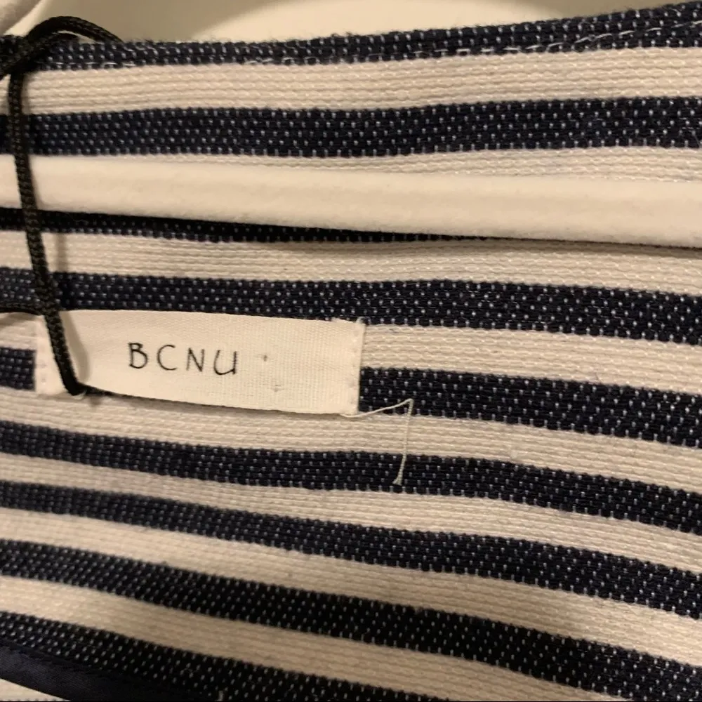 BCNU Navy White Striped Cropped Blazer Pockets Size XSmall NEW - Image 3