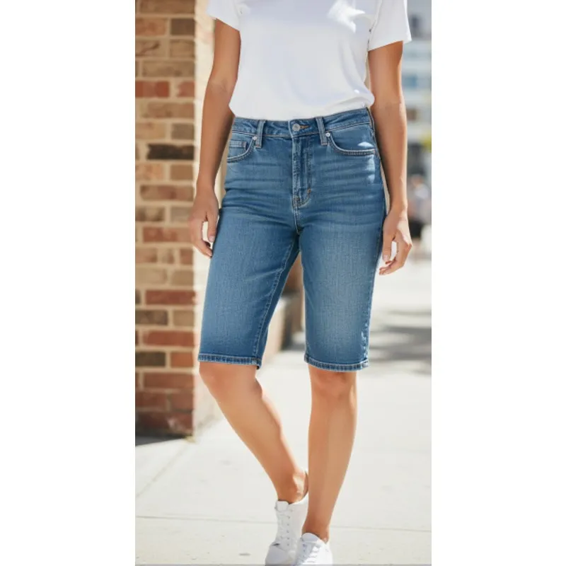 Levi's 515 Capri Denim Jean Shorts size 6 - Image 2