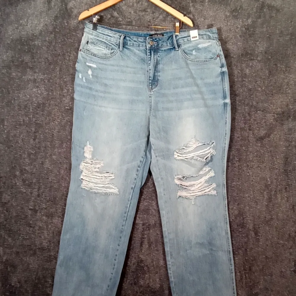Judy Blue High waisted 90"s straight rigid distressed women's 20W jeans - Image 2