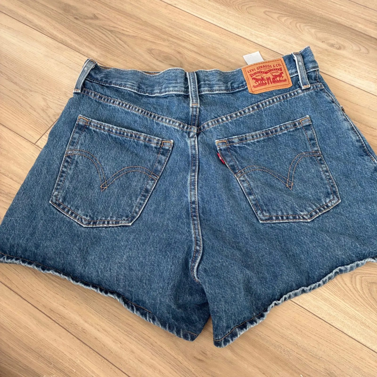 Levi Strauss Co High Waisted Mom Shorts Blue Denim Size 31 - Image 5