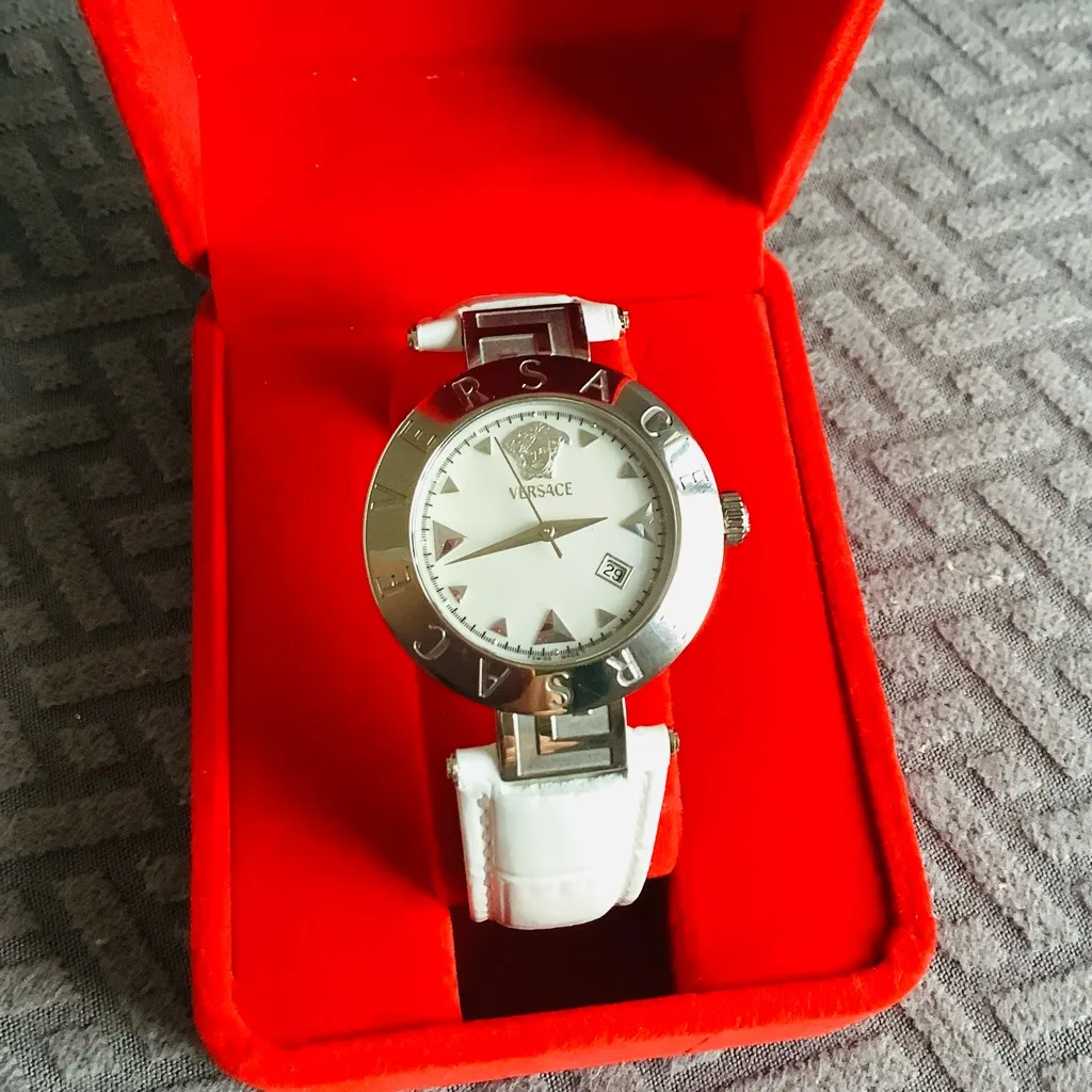 Ladies Versace watch🩷BEAUTIFUL❤️ - Image 2