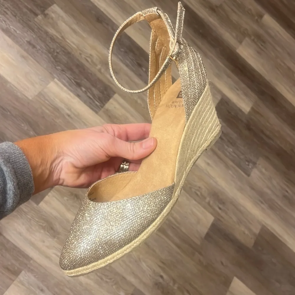 White Mountain Cisco Espadrille wedge Sandal size 9 very sparkly gold new - Image 10
