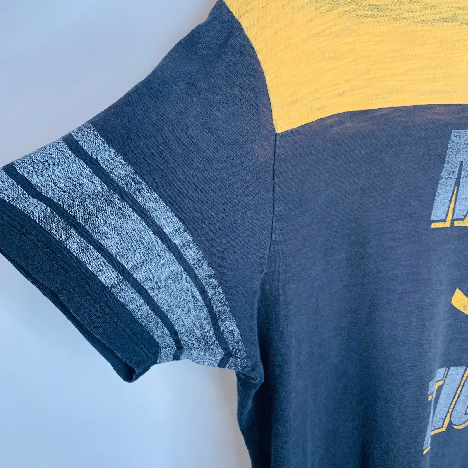 Mizzou Distressed Colorblock T Shirt Sz Medium Black - Image 8