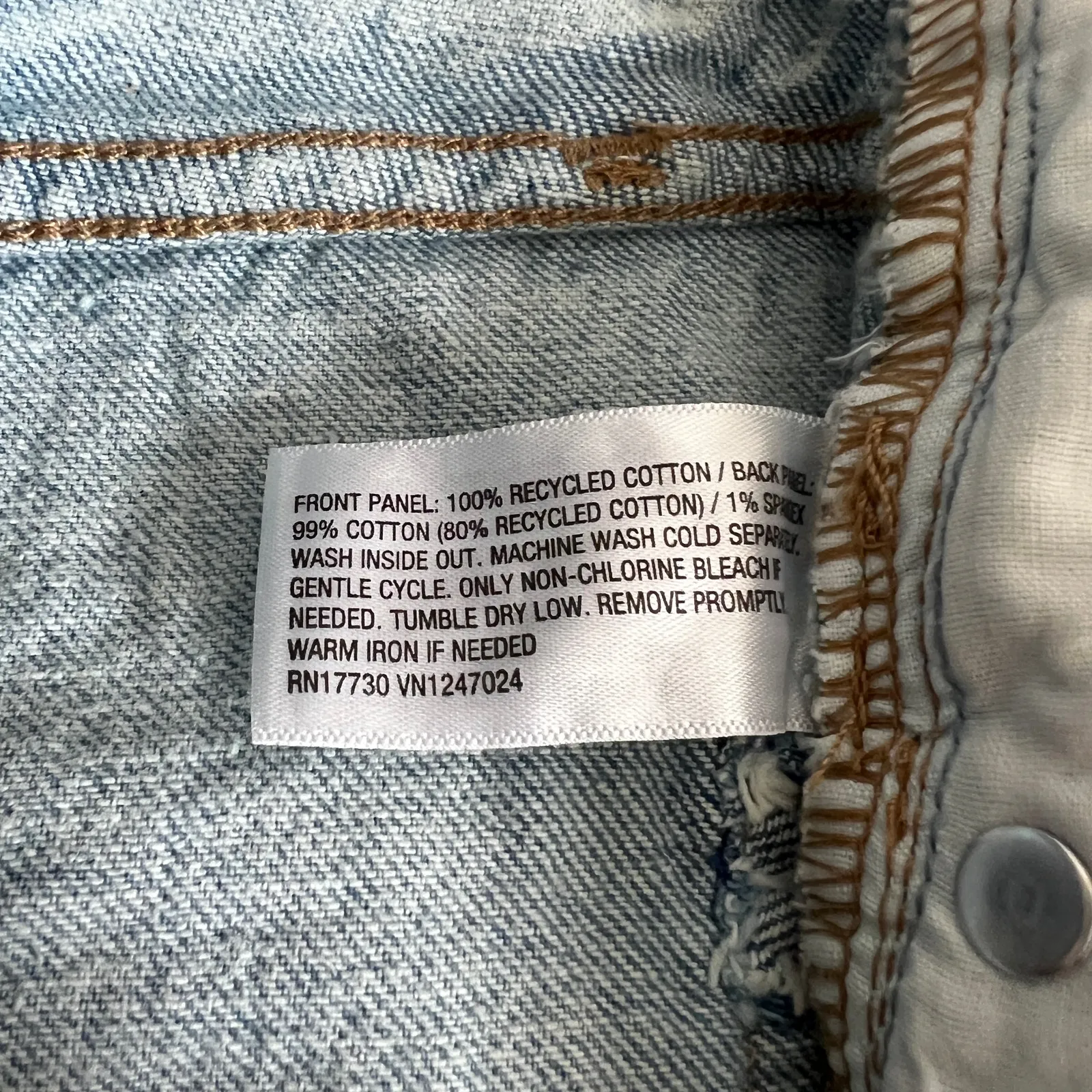 Wild Fable Women's Light Wash High-Rise Cutoff Jean Shorts - Size 4 - NWT - Image 8