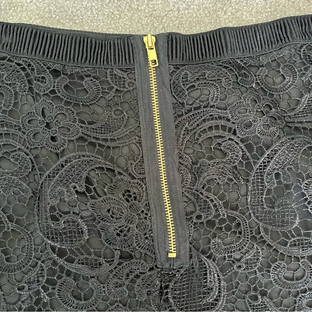 Vintage Forever 21 Black Lace Pencil Skirt with Gold Zipper Back Size Small XS - Image 4