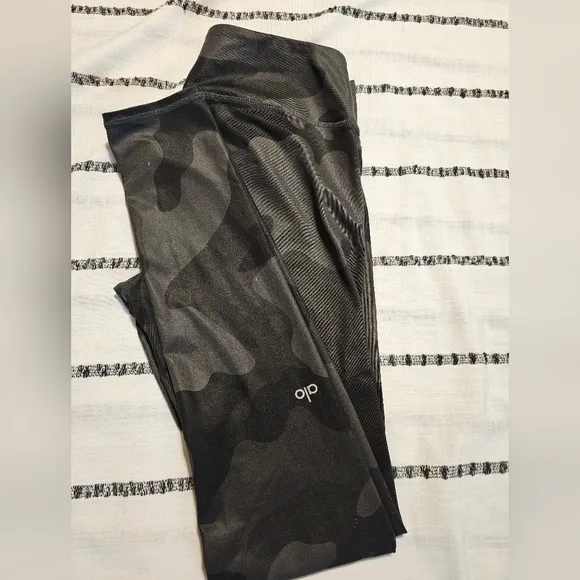 Alo Black Camouflage Leggings - Image 2
