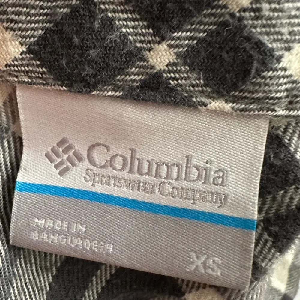 Columbia Black Gray White Flannel Button Up Shirt Front Pocket Sz XS Runs Large - Image 9