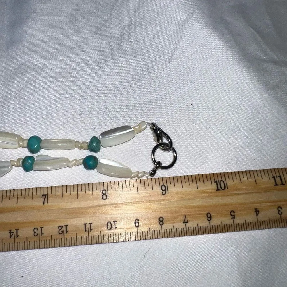 Vintage Mother of Pearl and Turquoise‎ Chip Necklace Blue - Image 7