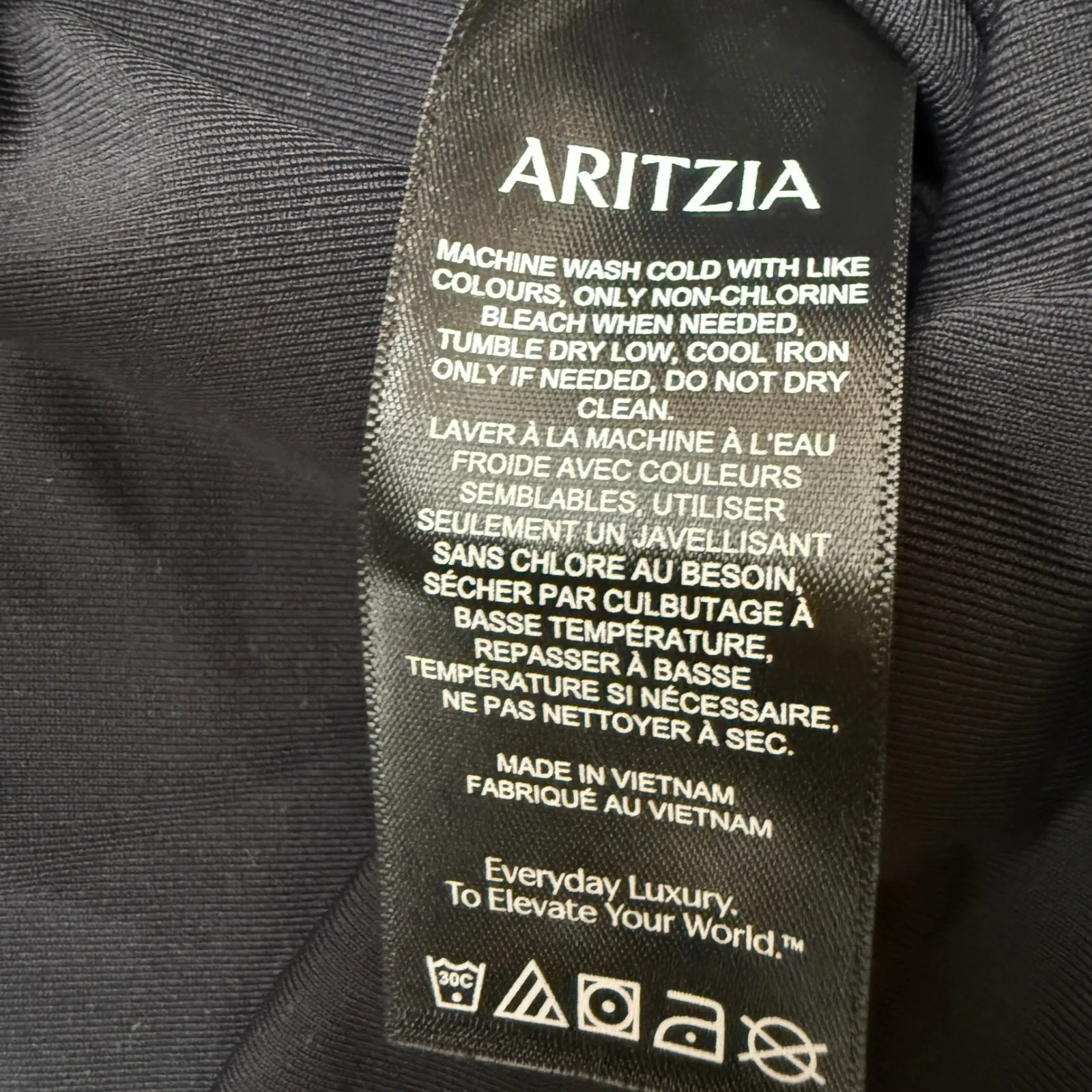 ARITZIA Original Contour Flourish Bodysuit
XL - Image 8