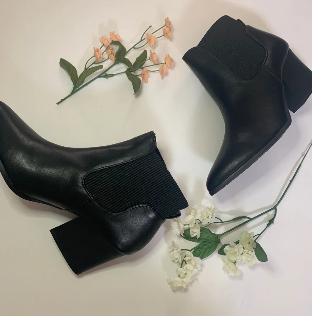 Qupid Ankle Leather Booties - Image 4