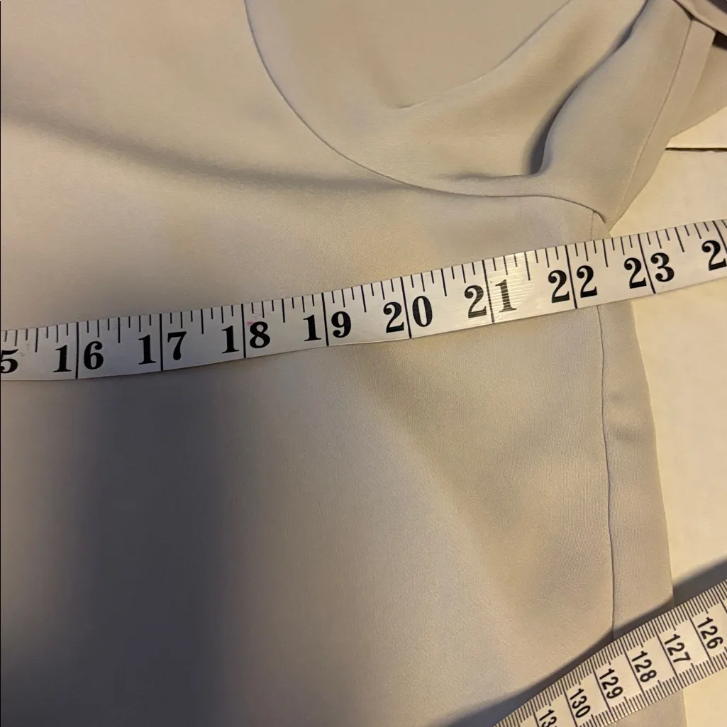 Prologue Light Taupe Wrap Top V Neck Long Sleeve HiLo Hem 3/4” Sleeve 100% Poly - Image 14