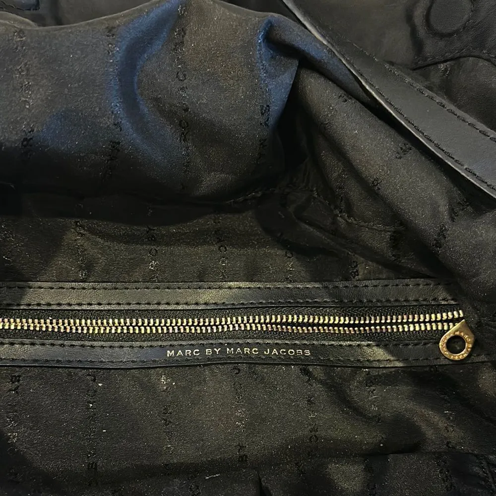 Marc by Marc Jacobs Black Nylon Messenger Bag with Adjustable Leather Strap - Image 7