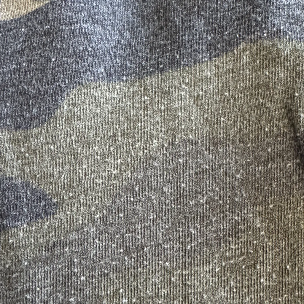 PINK Victoria's Secret Green Camo Sweatpants - Image 5