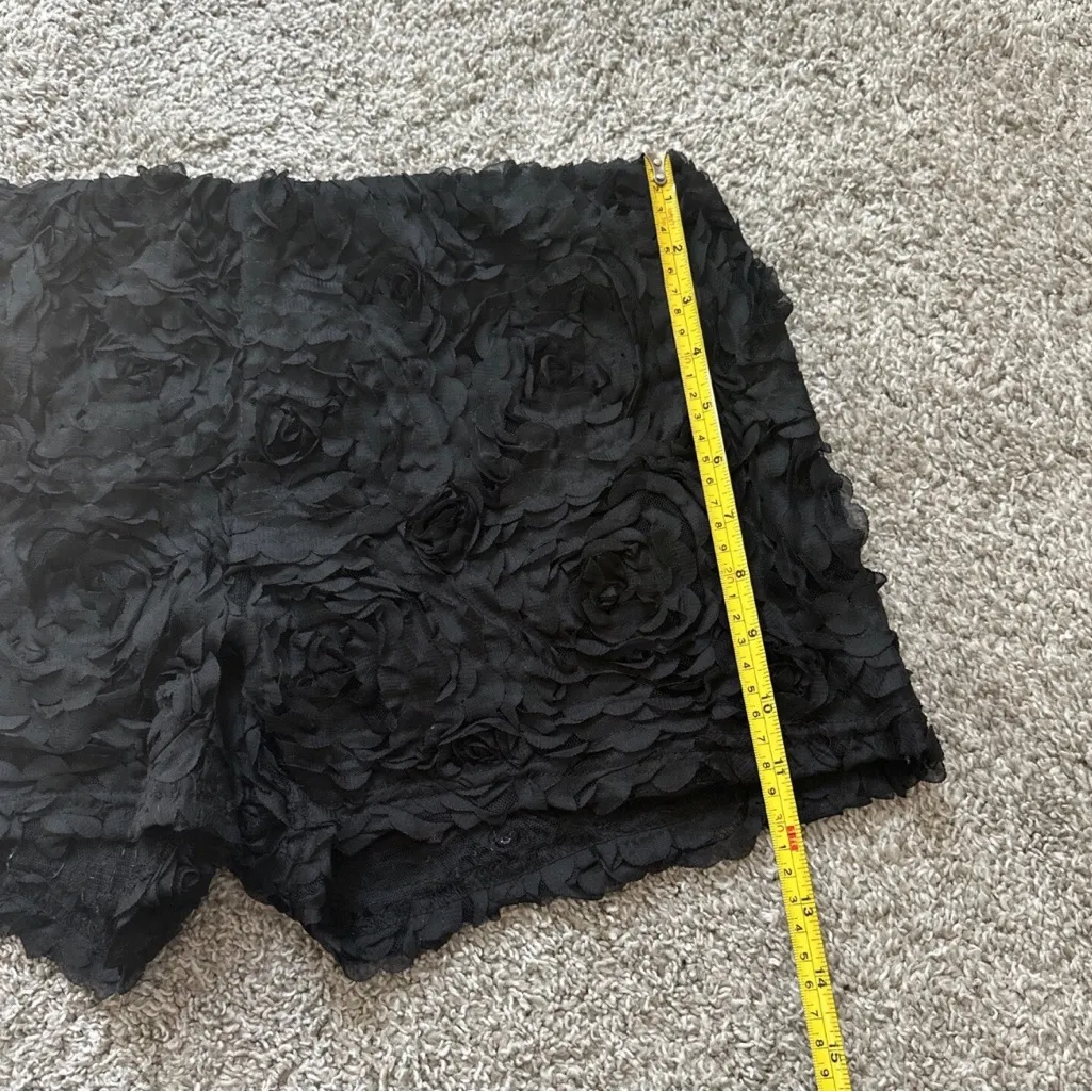 Umgee Black Textured Women's Shorts - Image 3