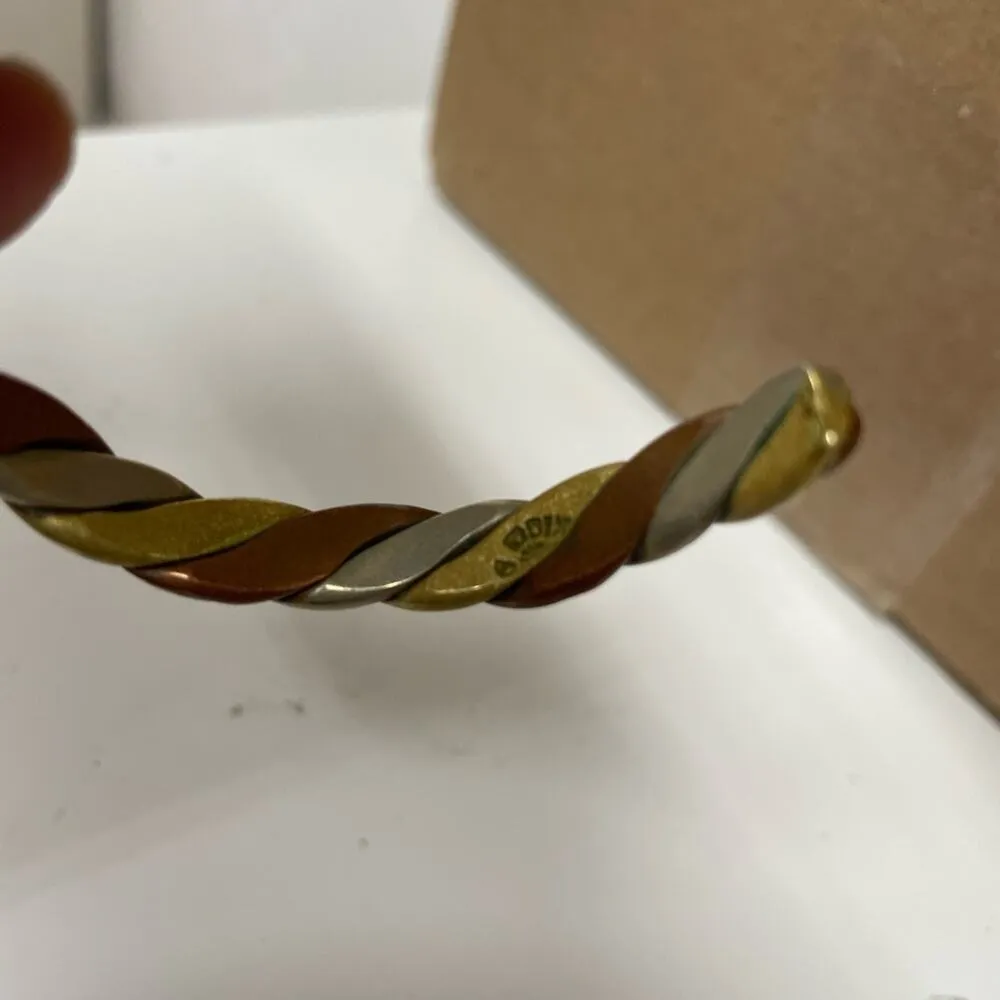 Vintage Mexico Stamped Gold & Silver Tone Twisted Bangle Bracelet Jewelry - Image 4