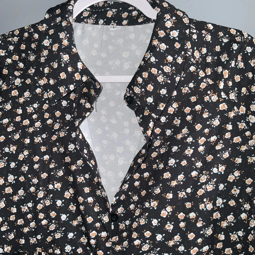 Prairie Midi Short Sleeve Flowy Peach & White Floral Black Button Front Dress L Size L - Image 9