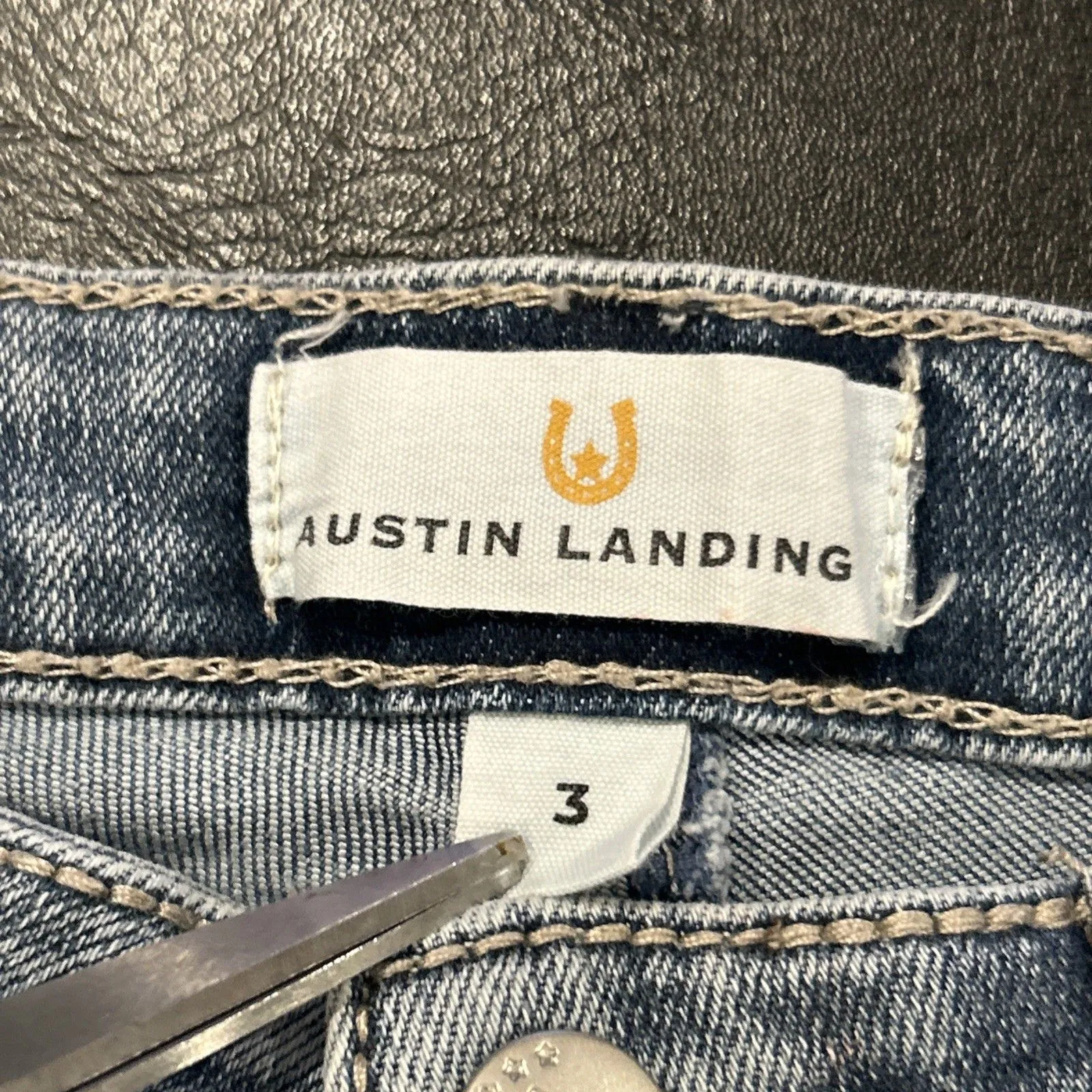 Austin Landing Jeans Junior Womens 3 Rhinestone Star Pockets Western Flare Rodeo Blue Size undefined - Image 3