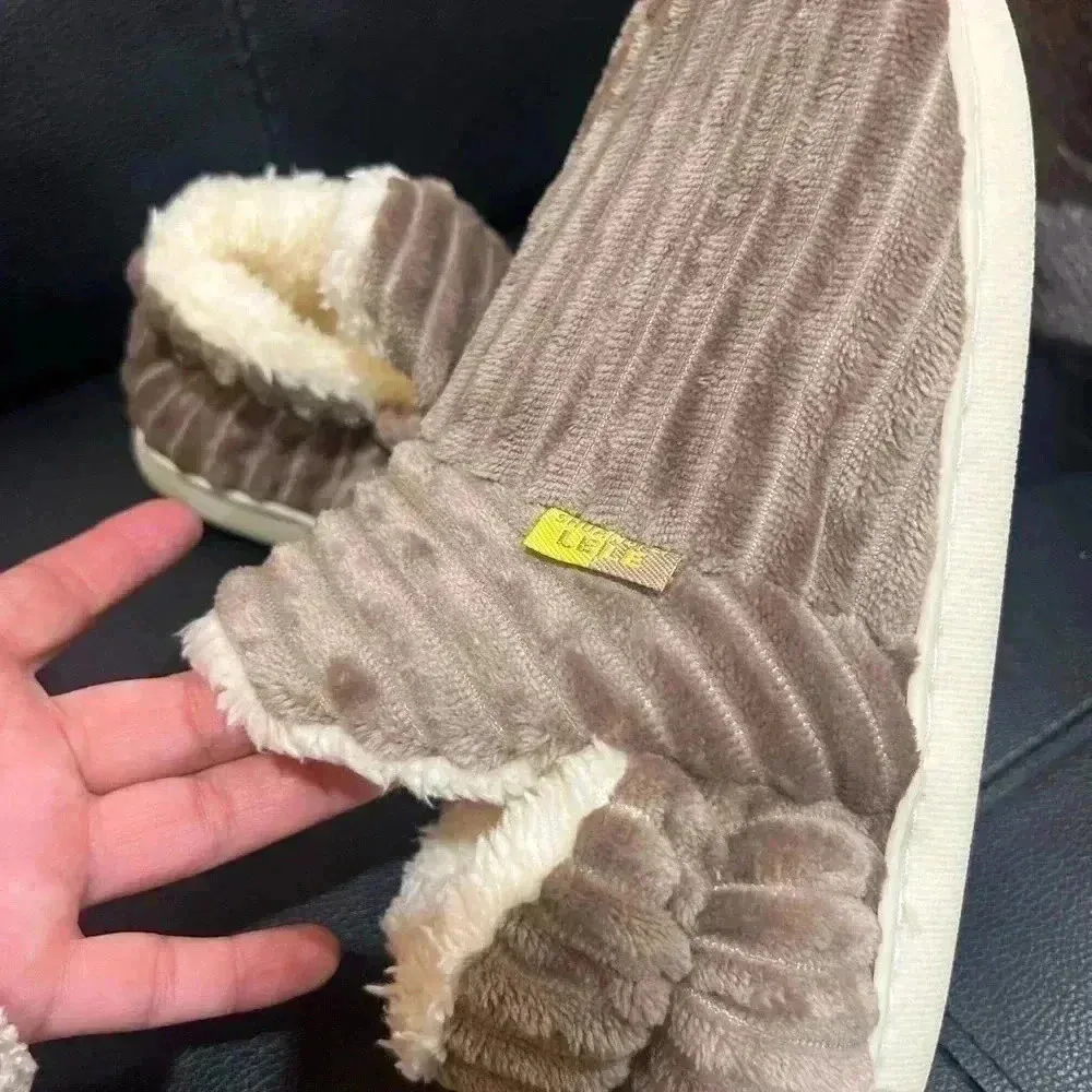 Letter Label Decor Fuzzy Slipper Boots size 5 - Image 7