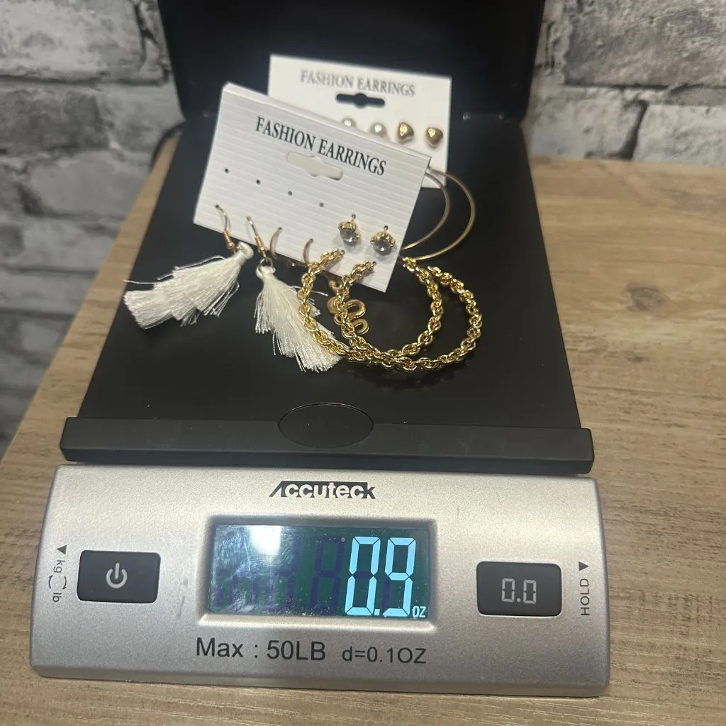 EUC Fashion Earrings 2 Pack Set ( 3 Studs, 3 Medium Hoops, 2 Dangle) Gold - Image 10