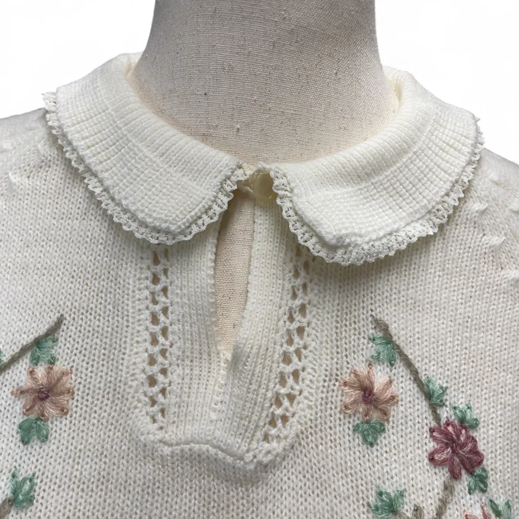 VTG Collections Cream Peter Pan Collar Floral Embroidered Cottagecore Sweater Size L - Image 3