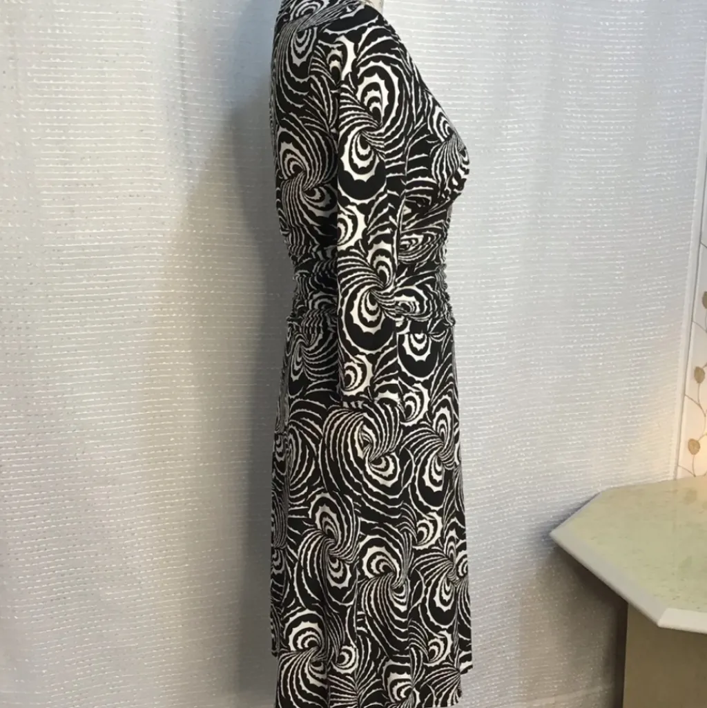 Laundry by Shelly Segal Midi Dress - Image 4