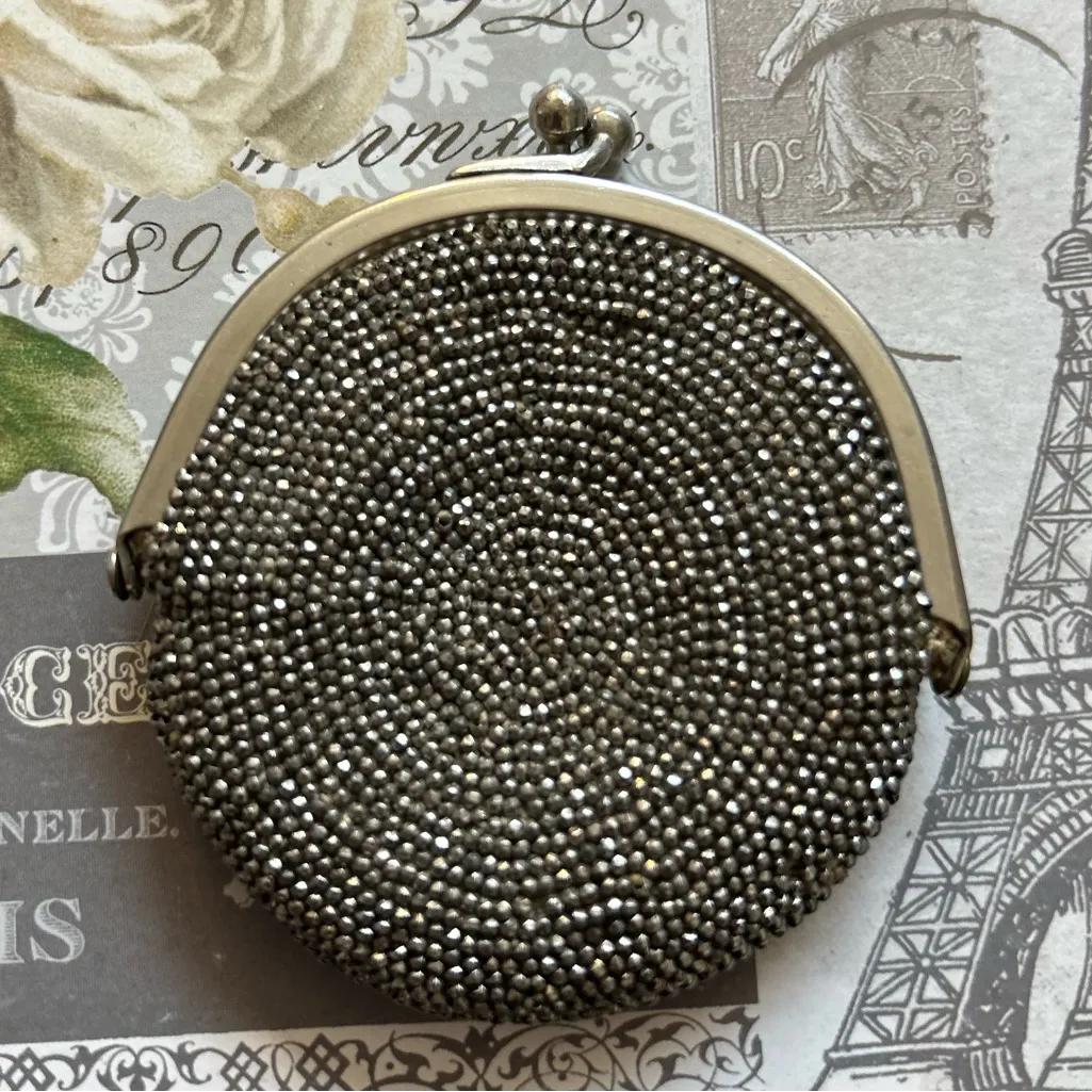 Fantastic Lined Steel Beaded Old Vintage Kisslock Coin Purse Silver - Image 3