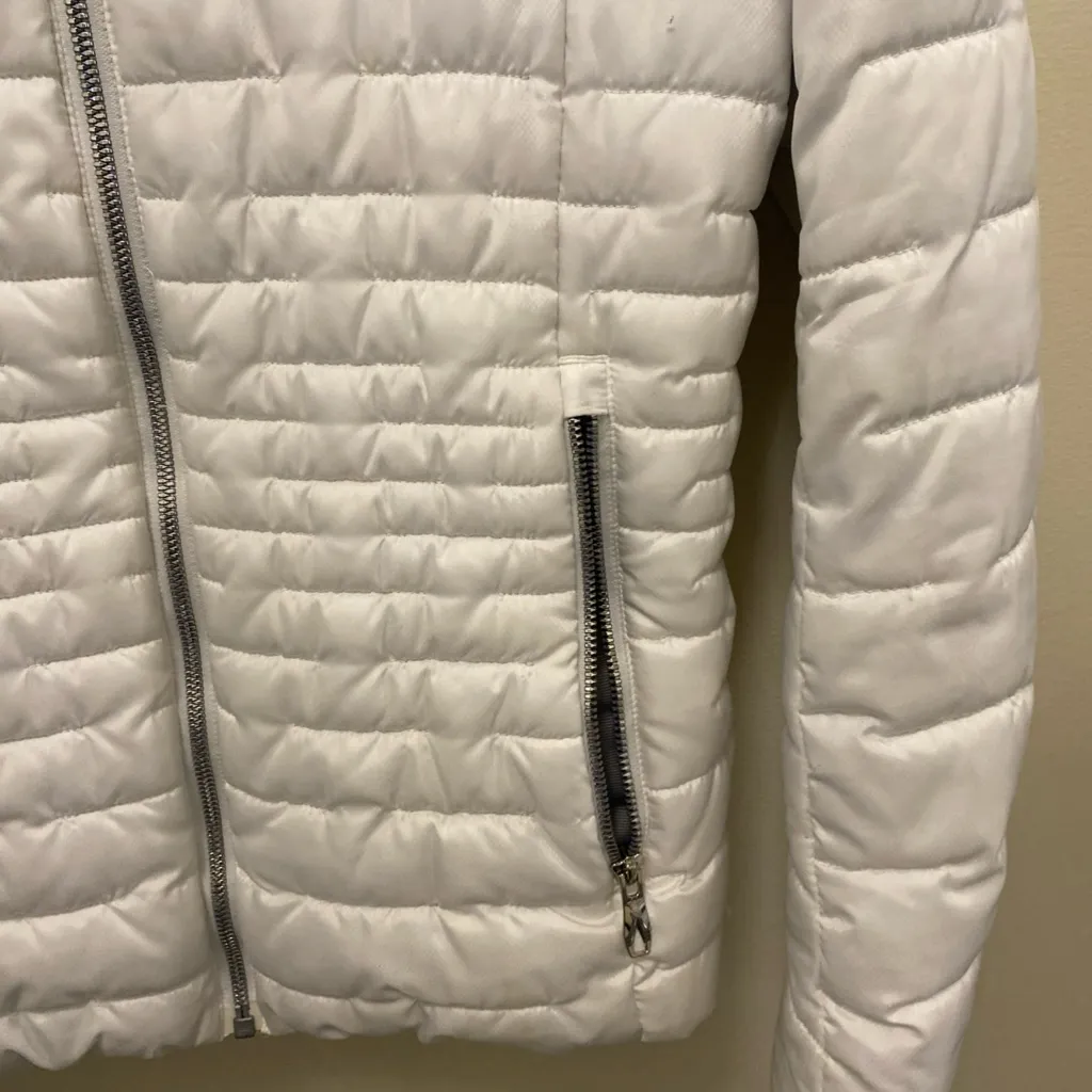 Spyder off white zip front jacket size medium - Image 3