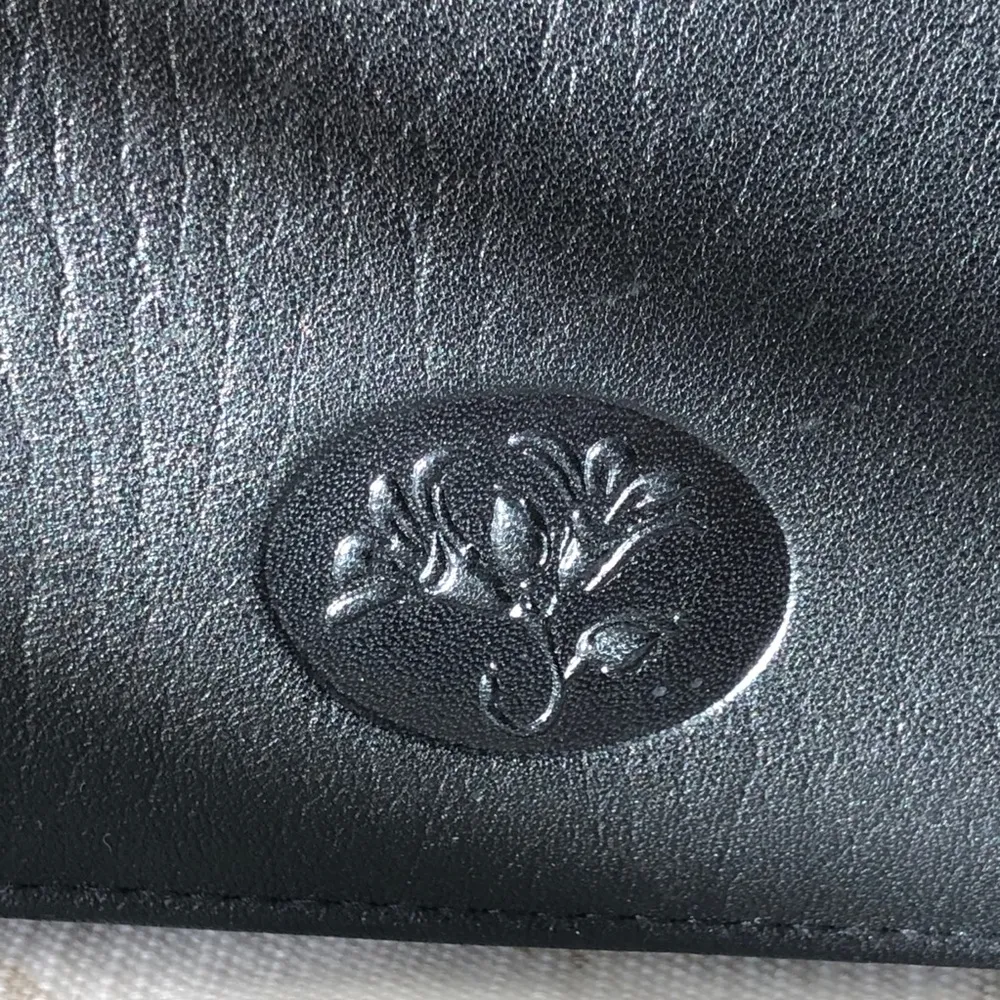 Buxton Cowhide Black Wallet with Keyring - Image 2