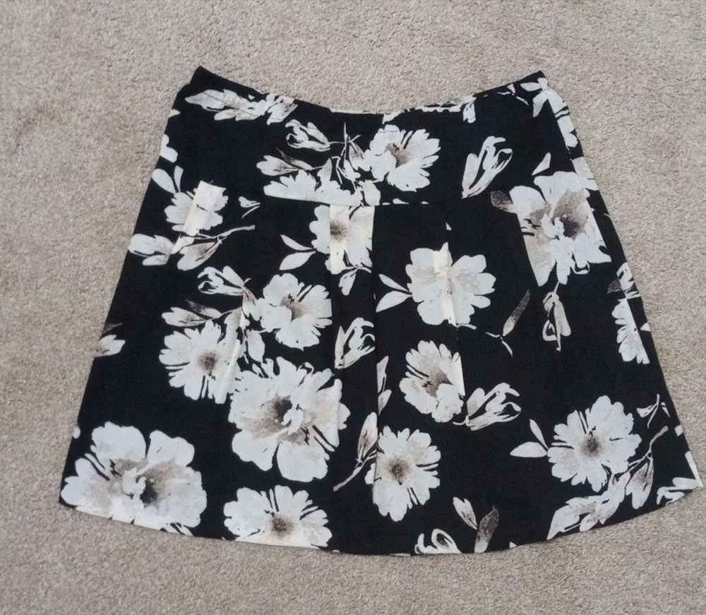 Ann Taylor Loft Botanical Floral Beachy Mini Skirt Size L - Image 2